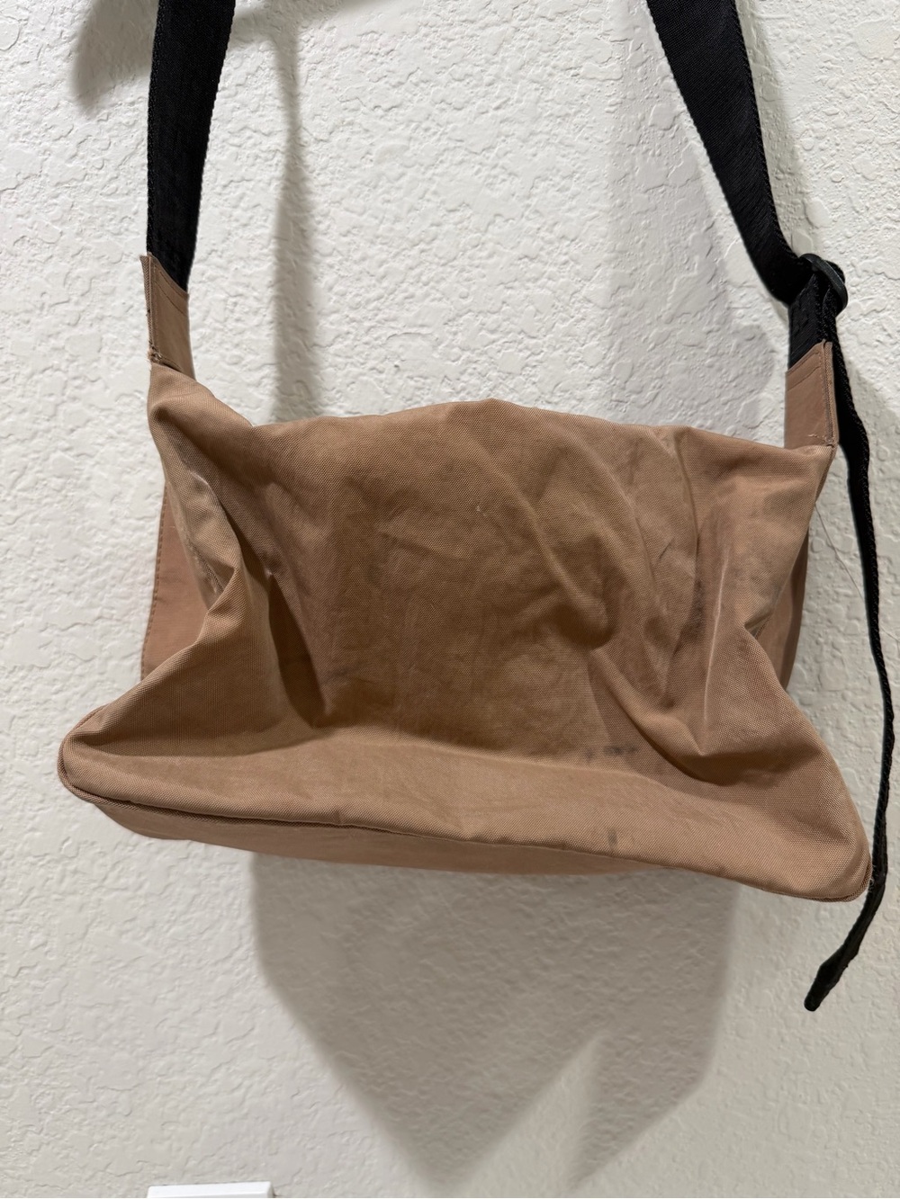BAGGU MEDIUM CARGO CROSSBODY - CACOA - Picture 12 of 14